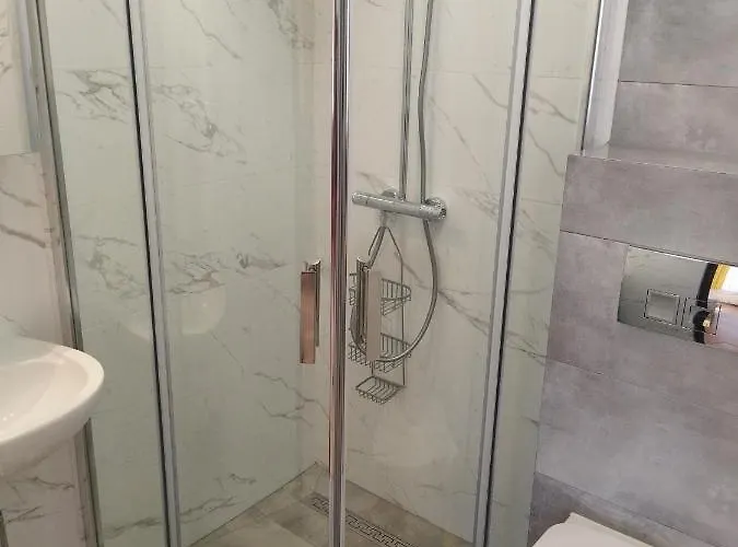 Goscinne U Rybaka Rum i privatbostad Karwia