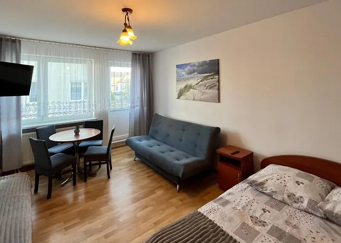 Goscinne U Rybaka Rum i privatbostad Karwia